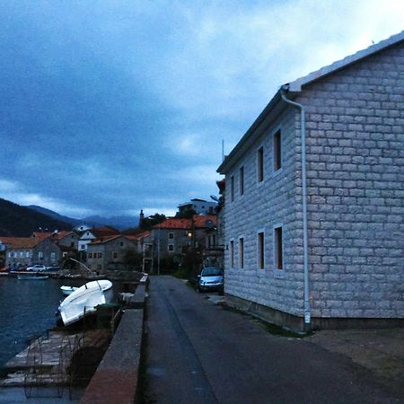 Apartments Lola Тиват Экстерьер фото
